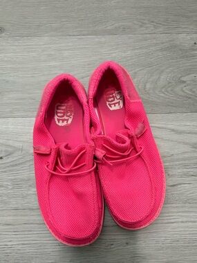 Women’s Hey Dude Bright Pink Shoes Size 7W